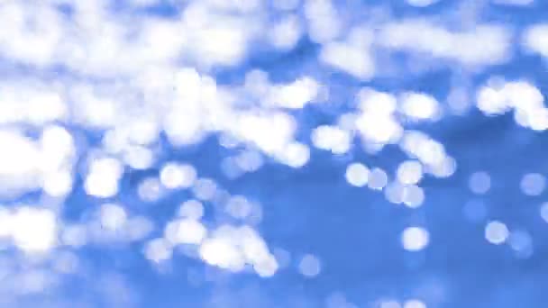 Eblouissement du soleil sur l'eau, fond abstrait 