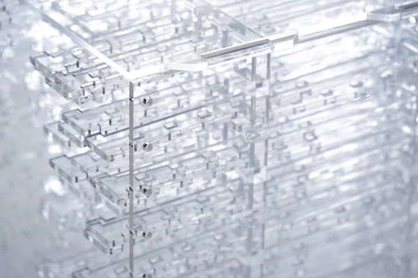 Antecedentes abstractos de alta tecnologia. Detalhes de plástico transparente ou vidro. Corte a laser de plexiglass . — Fotografia de Stock