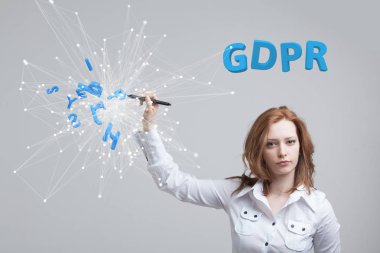 Gdpr kavramı görüntü. Genel veri koruma Yönetmeliği, kişisel verilerin korunması. Bilgi ile çalışan genç kadın.