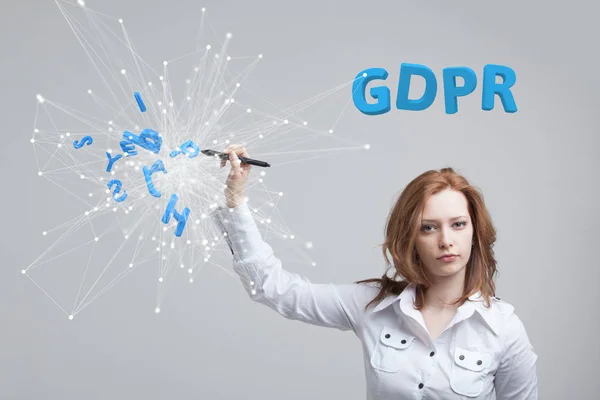 Gdpr 概念形象。一般数据保护条例, 个人资料的保护。处理信息的年轻妇女. — 图库照片