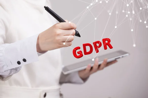 Gdpr kavramı görüntü. Genel veri koruma Yönetmeliği, kişisel verilerin korunması. Bilgi ile çalışan genç kadın. — Stok fotoğraf