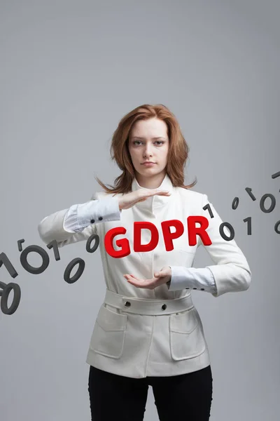RGPD, imagen conceptual. Reglamento general de protección de datos, protección de datos personales. Mujer joven que trabaja con información . — Foto de Stock