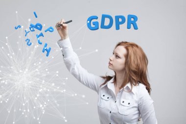 Gdpr kavramı görüntü. Genel veri koruma Yönetmeliği, kişisel verilerin korunması. Bilgi ile çalışan genç kadın.