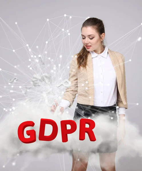 Gdpr kavramı görüntü. Genel veri koruma Yönetmeliği, kişisel verilerin korunması. Bilgi ile çalışan genç kadın. — Stok fotoğraf