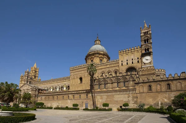 Cattedrale di Vergine Assunta (Palermo Katedrali). Palermo, Sicilya, İtalya. Mayıs 2013.