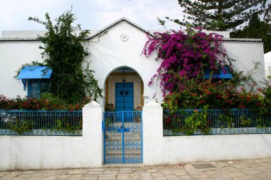 Sidi Bou Said, Tunus mimarisinin tipik bir görünüm. Haziran, 2006