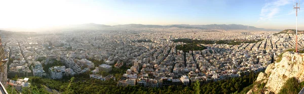 Panoramik manzaraya (Batı ve medeniyetine) Mount Lycabettus Atina'dan. Atina, Kasım, 2006.