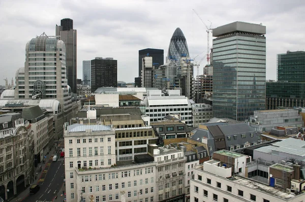 Cena da cidade de Londres tirada do topo da Catedral de São Paulo, em Londres, Reino Unido. Abril de 2006 — Fotografia de Stock