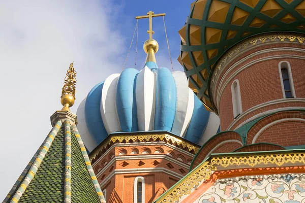 Aziz Basil Katedrali kırmızı kare üzerinde Architercural ayrıntıları. Moscow, Rusya Federasyonu. 