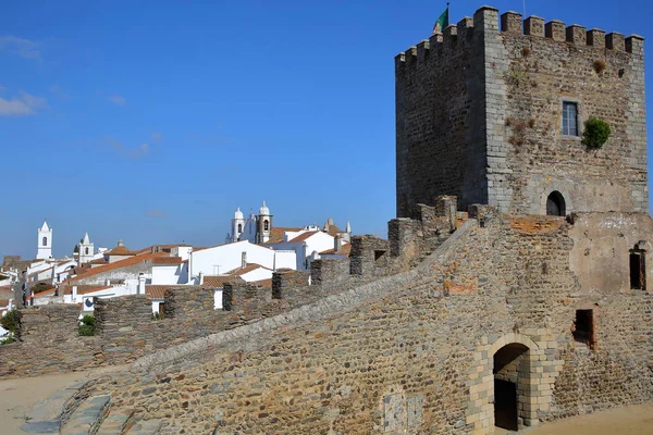 MONSARAZ, PORTOGALLO: Veduta del borgo dal castello medievale — Foto Stock