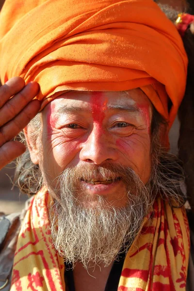 BHAKTAPUR, NEPAL - 31 DE DICIEMBRE DE 2014: Retrato de un Sadhu (Hombre Santo ) — Foto de Stock
