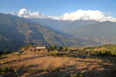 Dhampus, Nepal: Himalaya Dağları Annapurna eteklerinde Pokhara yakınındaki görüldü