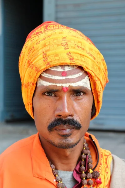 POKHARA, NEPAL - JANUARY 5, 2015: Portrait of a Sadhu or Holy man — Stock Photo, Image