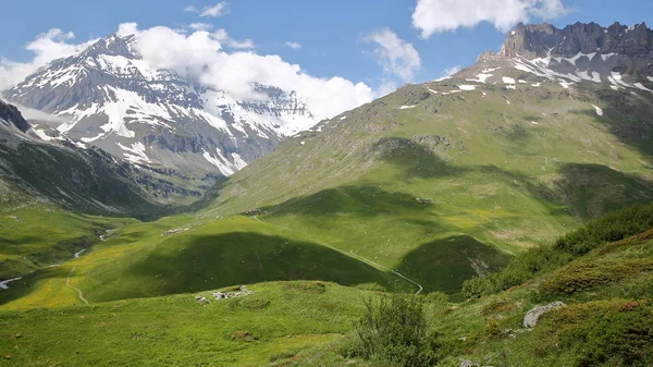 Vanoise, Frankrike: Visa två toppmöten (Grande Casse till vänster och Pierre Brune till höger), norra Alperna — Stockfoto