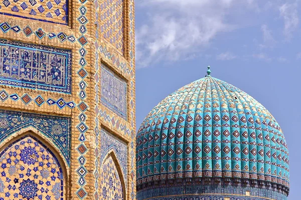 Samarkand, Uzbekistan: Arkitektonisk detalj av Bibi Khanum moskén — Stockfoto