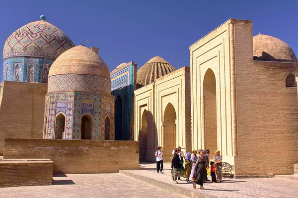 Samarkand, Uzbekistan - 20 maj 2011: Den Shah-i-Zinda — Stockfoto