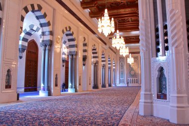 Muscat, Umman - 9 Şubat 2012: Sultan Qaboos Ulu Camii Muscat, dua Oda 