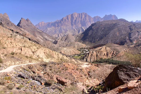 Umman: Wadi Bani Awf Batı Hajar Dağları'nın genel görünümü