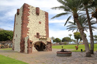 SAN SEBASTIAN DE LA GOMERA, LA GOMERA, SPAIN: The tower Torre del Conde in San Sebastian de la Gomera