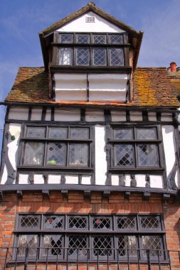 Hastings, İngiltere - 15 Haziran 2013: 16. yüzyıl ahşap çerçeveli ve Ortaçağ evde Hastings tarihi kent