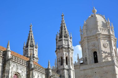 Yakın çekim taret ve kuleler Jeronimos Manastırı Belem mahallede, Lisbon, Portekiz