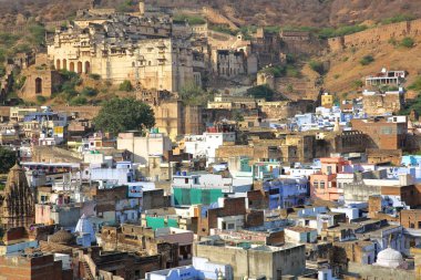 Bundi Old Town içinde geçmiş, Bundi, Rajasthan, Hindistan Bundi Sarayı (Garh) ile genel görünümü