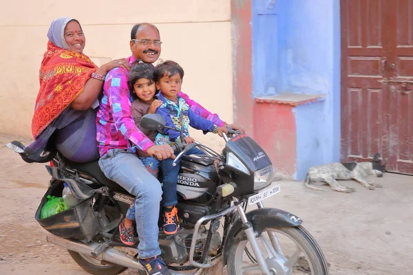 Bundi Rajasthan Inde Décembre 2017 Transport Local Avec Une Famille — Photo