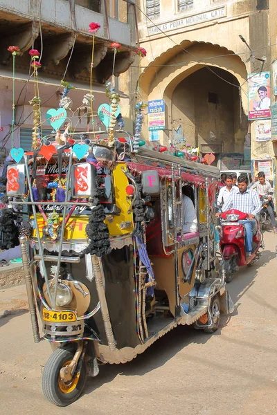 Nawalgarh Rajasthan Inde Décembre 2017 Tuk Tuk Coloré Décoré Avec — Photo