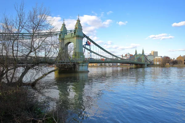 Hammersmith Bridge Över Floden Themsen Stadsdelen Hammersmith Och Fulham London — Stockfoto