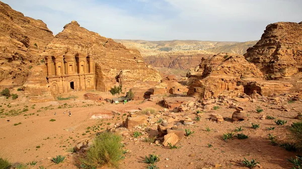 Manastır Deir Ile Petra Sitenizin Genel Görünümünde Sol Petra Ürdün — Stok fotoğraf