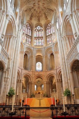 Norwich, İngiltere - 31 Mart 2018: Pulpitum ve Norwich Katedrali Altar