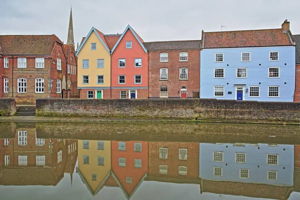 Orilla Del Río Río Wensum Norwich Norfolk Reino Unido Con —  Fotos de Stock