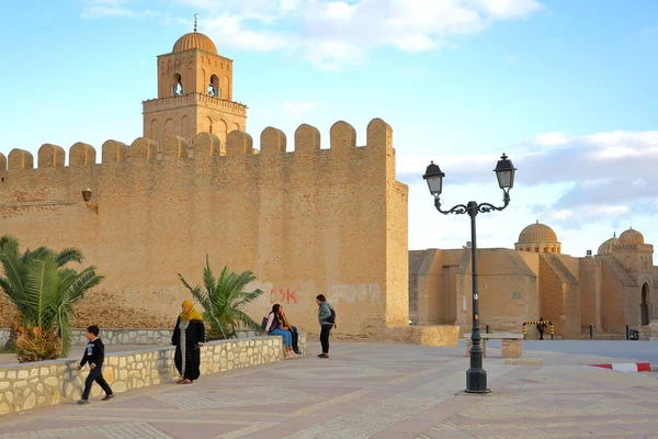 Kairouan Túnez Diciembre 2019 Gran Mezquita Kairuán Vista Desde Fuera —  Fotos de Stock