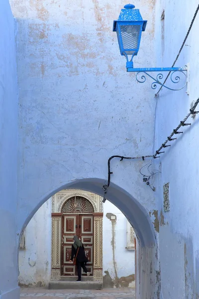 Típicas Calles Estrechas Dentro Medina Histórica Kairuán Túnez Con Colores —  Fotos de Stock