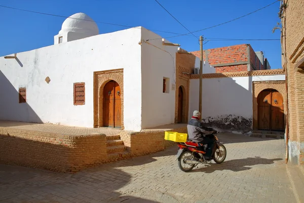 Nefta Tunisia December 2019 Typical Cobbled Narrow Street Brick Decorated — Φωτογραφία Αρχείου