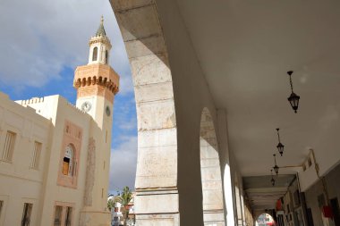 Sfax, Tunus belediye binası (ve arkeoloji müzesi), oyun salonlarından ve Habib Bourguiba Bulvarı boyunca yer almaktadır.