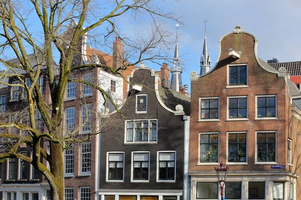 Close Kleurrijke Erfgoedgebouwen Met Geveldaken Gelegen Aan Brouwersgracht Amsterdam Met — Stockfoto