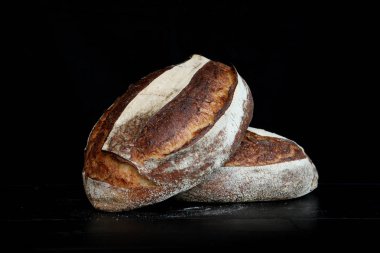 iki çavdar ekmeği loafs