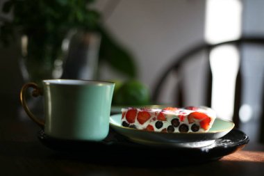 berry pannacotta ve vintage Kupası