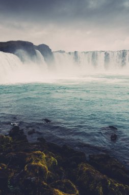 İzlanda 'daki Godafoss şelaleleri