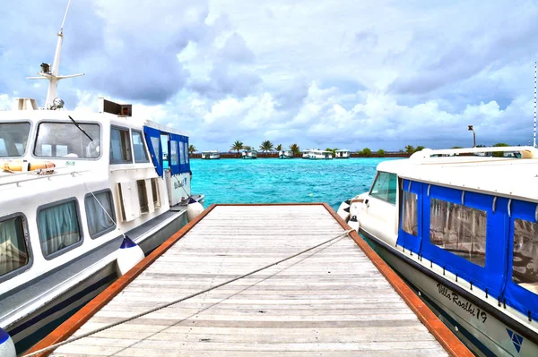 岛上的码头 马尔代夫 — 图库照片#