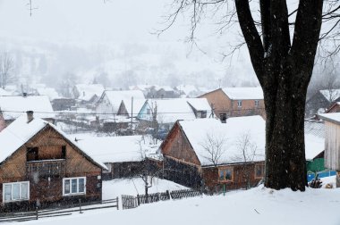 İle Karpat region, Ukrayna, Avrupa'dan yağan kar karlı kış sahne