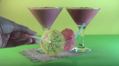 Güler yüzlü gözlük ve tüp