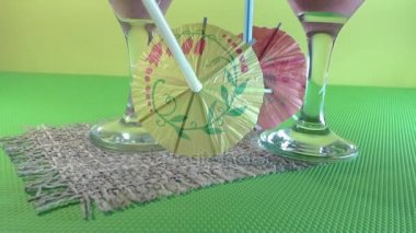 Güler yüzlü gözlük ve tüp