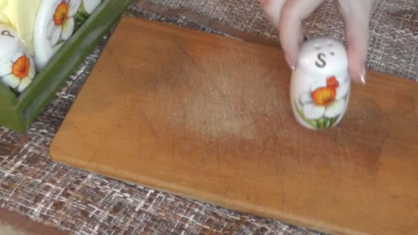 Garam dan merica di dapur — Stok Video