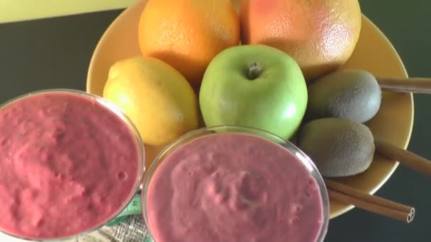 Smoothie dryck, frukt, sunda matvanor — Stockvideo