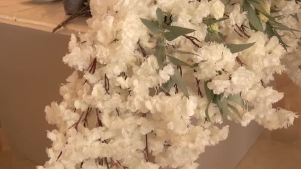 Pioner Konstgjorda Blommor Floristen Bord — Stockvideo