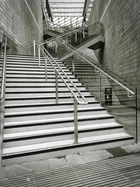 Modern architecture stairway in black and white — Stock Photo, Image