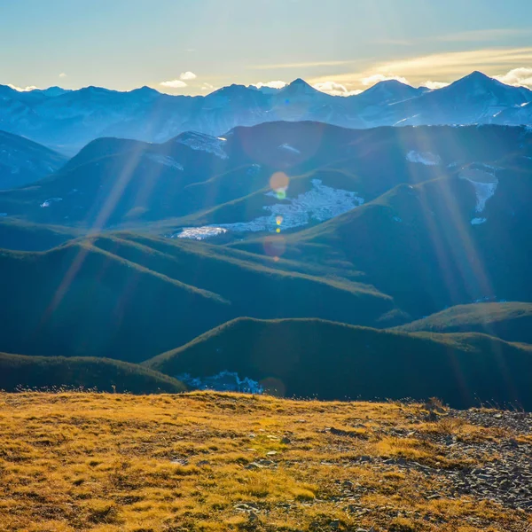 Paysage montagneux de l'Alberta avec lentille Flare — Photo
