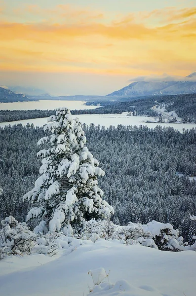 페어 몬 트 핫 스프링스에서 석양 겨울 풍경 — 스톡 사진